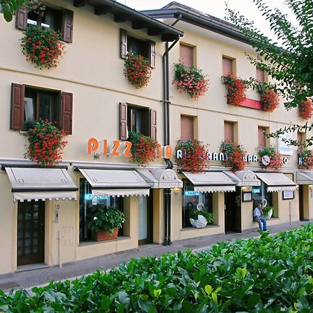 Hotel Ristorante Cigno - Camere And Aparthotel Latisana Bagian luar foto