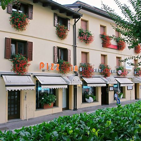 Hotel Ristorante Cigno Latisana Bagian luar foto