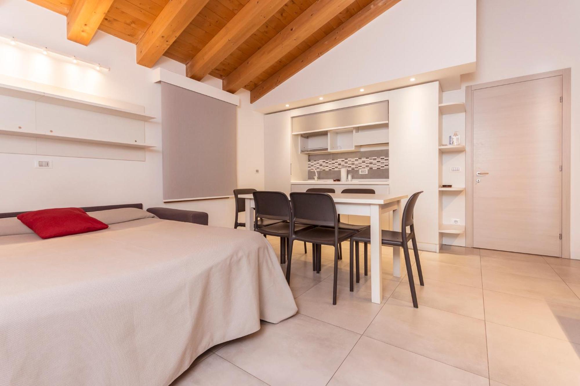 Hotel Ristorante Cigno - Camere And Aparthotel Latisana Bagian luar foto