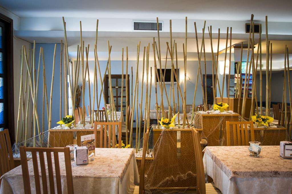 Hotel Ristorante Cigno - Camere And Aparthotel Latisana Bagian luar foto